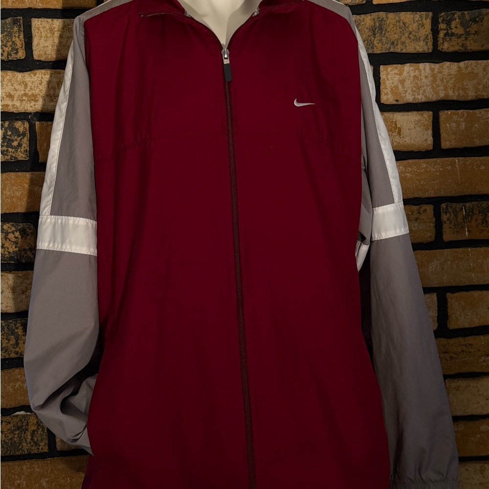 Nike Men's Burgundy and Gray Windbreaker